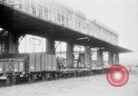 Image train de ravitaillement militaire d'Arras France, 1918, de la seconde 60 séquences d'archives historiques vidéo 65675027220