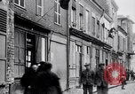 Image sentinelle au quartier général britannique France, 1918, de la seconde 32 séquences d'archives historiques vidéo 65675027221