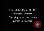 Image brancardiers ont certaines difficultés France, 1917, de la seconde 6 séquences d'archives historiques vidéo 65675027241