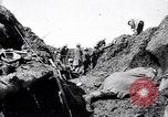 Image brancardiers ont certaines difficultés France, 1917, de la seconde 11 séquences d'archives historiques vidéo 65675027241