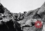 Image brancardiers ont certaines difficultés France, 1917, de la seconde 32 séquences d'archives historiques vidéo 65675027241