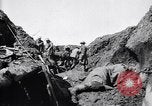 Image brancardiers ont certaines difficultés France, 1917, de la seconde 37 séquences d'archives historiques vidéo 65675027241