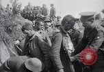 Standbild deutschen Kriegsgefangenen an der Vorderseite Frankreich, 1917, aus Sekunde 12 historischem Filmmaterial Videoclip 65675027243