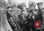 Standbild deutschen Kriegsgefangenen an der Vorderseite Frankreich, 1917, aus Sekunde 36 historischem Filmmaterial Videoclip 65675027243