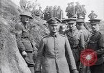 Standbild deutschen Kriegsgefangenen an der Vorderseite Frankreich, 1917, aus Sekunde 62 historischem Filmmaterial Videoclip 65675027243