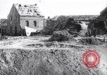 Standbild riesigen Krater Frankreich, 1917, aus Sekunde 14 historischem Filmmaterial Videoclip 65675027249