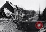Standbild riesigen Krater Frankreich, 1917, aus Sekunde 25 historischem Filmmaterial Videoclip 65675027249