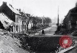 Standbild riesigen Krater Frankreich, 1917, aus Sekunde 26 historischem Filmmaterial Videoclip 65675027249