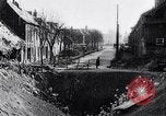 Standbild riesigen Krater Frankreich, 1917, aus Sekunde 28 historischem Filmmaterial Videoclip 65675027249