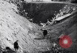Standbild riesigen Krater Frankreich, 1917, aus Sekunde 39 historischem Filmmaterial Videoclip 65675027249