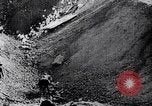 Standbild riesigen Krater Frankreich, 1917, aus Sekunde 46 historischem Filmmaterial Videoclip 65675027249