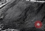 Standbild riesigen Krater Frankreich, 1917, aus Sekunde 50 historischem Filmmaterial Videoclip 65675027249