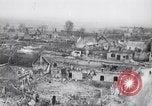 Standbild riesigen Krater Frankreich, 1917, aus Sekunde 55 historischem Filmmaterial Videoclip 65675027249