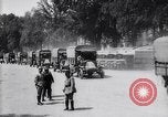 Standbild französischen Depot der Reserve motor Transporte Frankreich, 1917, aus Sekunde 29 historischem Filmmaterial Videoclip 65675027292