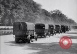 Standbild französischen Depot der Reserve motor Transporte Frankreich, 1917, aus Sekunde 34 historischem Filmmaterial Videoclip 65675027292