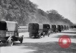 Standbild französischen Depot der Reserve motor Transporte Frankreich, 1917, aus Sekunde 37 historischem Filmmaterial Videoclip 65675027292