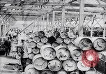 Standbild französischen Depot der Reserve motor Transporte Frankreich, 1917, aus Sekunde 45 historischem Filmmaterial Videoclip 65675027292