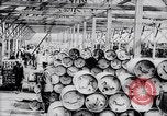 Standbild französischen Depot der Reserve motor Transporte Frankreich, 1917, aus Sekunde 46 historischem Filmmaterial Videoclip 65675027292