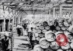 Standbild französischen Depot der Reserve motor Transporte Frankreich, 1917, aus Sekunde 50 historischem Filmmaterial Videoclip 65675027292