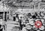 Standbild französischen Depot der Reserve motor Transporte Frankreich, 1917, aus Sekunde 51 historischem Filmmaterial Videoclip 65675027292
