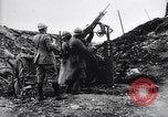 Image armes antiaériens Français France, 1916, de la seconde 26 séquences d'archives historiques vidéo 65675027331