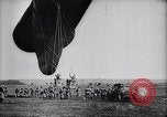 Image armes antiaériens Français France, 1916, de la seconde 44 séquences d'archives historiques vidéo 65675027331