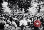 Image soldats français occupent des tranchées Bois Carre France, 1916, de la seconde 9 séquences d'archives historiques vidéo 65675027335