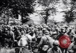 Image soldats français occupent des tranchées Bois Carre France, 1916, de la seconde 12 séquences d'archives historiques vidéo 65675027335