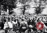 Image soldats français occupent des tranchées Bois Carre France, 1916, de la seconde 13 séquences d'archives historiques vidéo 65675027335