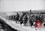 Image soldats français occupent des tranchées Bois Carre France, 1916, de la seconde 20 séquences d'archives historiques vidéo 65675027335