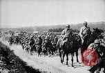 Image soldats français occupent des tranchées Bois Carre France, 1916, de la seconde 25 séquences d'archives historiques vidéo 65675027335