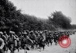 Image soldats français occupent des tranchées Bois Carre France, 1916, de la seconde 42 séquences d'archives historiques vidéo 65675027335