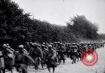 Image soldats français occupent des tranchées Bois Carre France, 1916, de la seconde 43 séquences d'archives historiques vidéo 65675027335