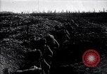 Image soldats français occupent des tranchées Bois Carre France, 1916, de la seconde 52 séquences d'archives historiques vidéo 65675027335