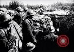 Immagine di Soldati francesi rilassante Francia, 1916, secondo 9 filmato di repertorio 65675027336