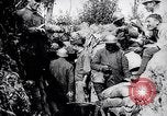 Immagine di Soldati francesi rilassante Francia, 1916, secondo 14 filmato di repertorio 65675027336