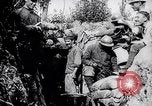 Immagine di Soldati francesi rilassante Francia, 1916, secondo 15 filmato di repertorio 65675027336