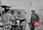 Immagine di Soldati francesi rilassante Francia, 1916, secondo 44 filmato di repertorio 65675027336