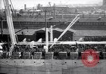 Standbild US-Truppen Schiff New York United States USA, 1918, aus Sekunde 14 historischem Filmmaterial Videoclip 65675027342