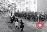 Immagine di Truppe tedesche ritirare Aumetz Francia, 1918, secondo 10 filmato di repertorio 65675027349