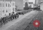 Immagine di Truppe tedesche ritirare Aumetz Francia, 1918, secondo 35 filmato di repertorio 65675027349