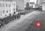 Immagine di Truppe tedesche ritirare Aumetz Francia, 1918, secondo 36 filmato di repertorio 65675027349