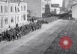 Immagine di Truppe tedesche ritirare Aumetz Francia, 1918, secondo 43 filmato di repertorio 65675027349