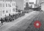Immagine di Truppe tedesche ritirare Aumetz Francia, 1918, secondo 45 filmato di repertorio 65675027349