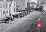 Immagine di Truppe tedesche ritirare Aumetz Francia, 1918, secondo 55 filmato di repertorio 65675027349