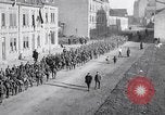 Immagine di I soldati tedeschi ritirare dopo armistizio prima guerra mondiale Aumetz Francia, 1918, secondo 15 filmato di repertorio 65675027351