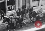 Immagine di I soldati tedeschi ritirare dopo armistizio prima guerra mondiale Aumetz Francia, 1918, secondo 39 filmato di repertorio 65675027351