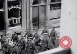 Standbild deutsche Soldaten Aumetz Frankreich, 1918, aus Sekunde 51 historischem Filmmaterial Videoclip 65675027352