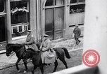 Standbild deutsche Soldaten Aumetz Frankreich, 1918, aus Sekunde 55 historischem Filmmaterial Videoclip 65675027352
