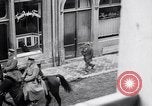 Standbild deutsche Soldaten Aumetz Frankreich, 1918, aus Sekunde 56 historischem Filmmaterial Videoclip 65675027352